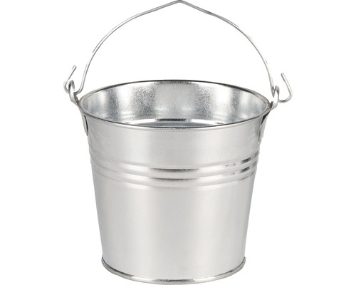 Găleată metalică cu mâner