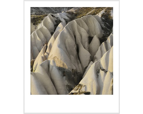 Opera de artă fotografică cu formațiuni stâncoase