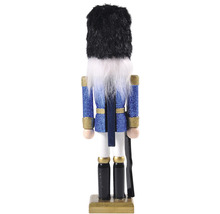 Vedere din spate a unui spărgător de nuci albastru-auriu cu pălărie și pușcă neagră