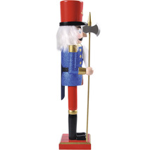 Sparge nuci decorativ cu topor