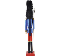 Sparge-nuci decorativ din lemn cu căciulă din piele de urs și sceptru, vedere din spate