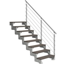 Scară cu trepte din lemn și balustradă metalică