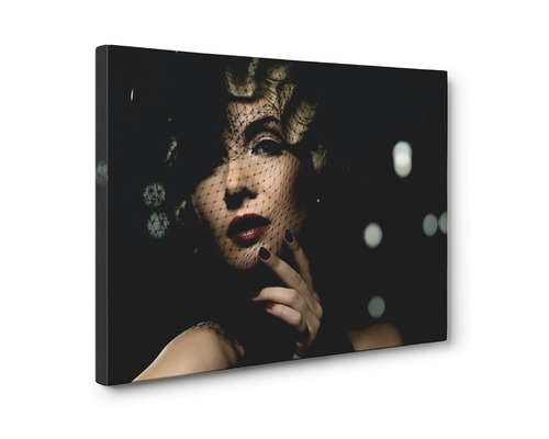 Tablou canvas cu o femeie cu văl în stil retro