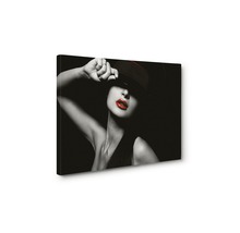 Tablou canvas cu o femeie cu pălărie și buze roșii