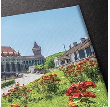 Tablou canvas cu vedere la castel și flori în prim-plan