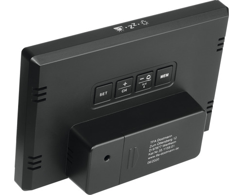 Partea din spate a unei stații meteo cu elemente de operare