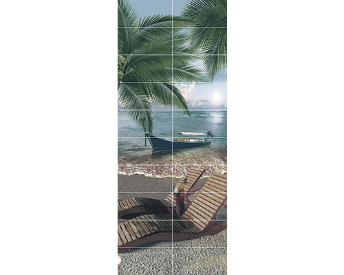 Perete de gresie cu motiv de plajă, incluzând palmieri, mare și șezlonguri