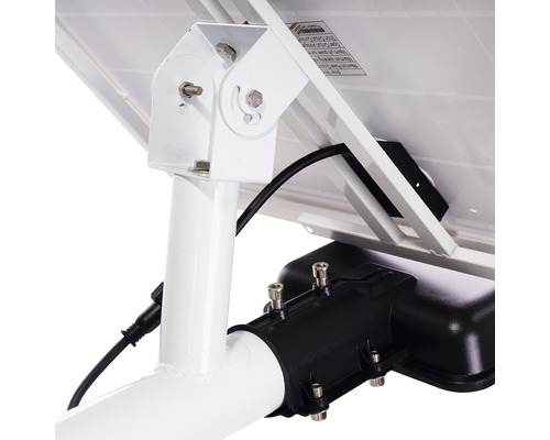 Imagine detaliată cu o lampă solară cu suport pentru panou solar
