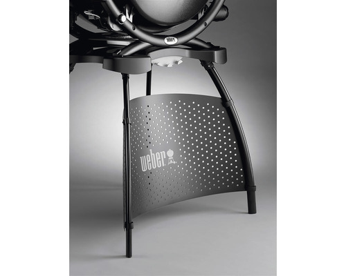 Imagine detaliată a unui grătar Weber cu ecran perforat și logo Weber