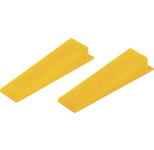 Două pene din plastic