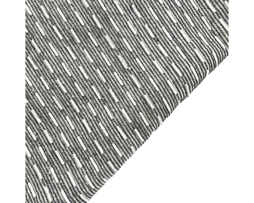 Covor cu model în dungi și structură în relief