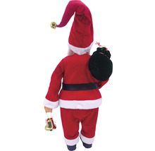 Vedere din spate a unei figurine Moș Crăciun cu costum roșu, căciulă și sac de cadouri