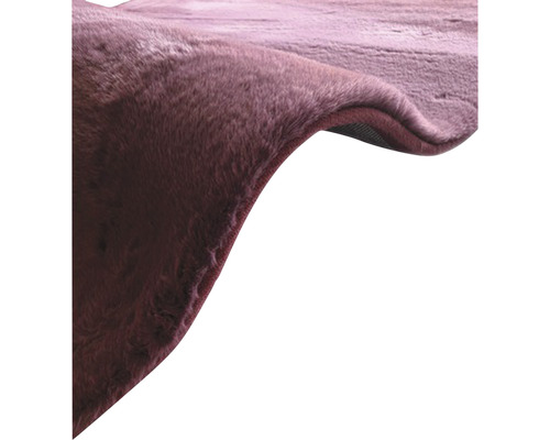 Vizualizare detaliată a unui covor cu fibre lungi