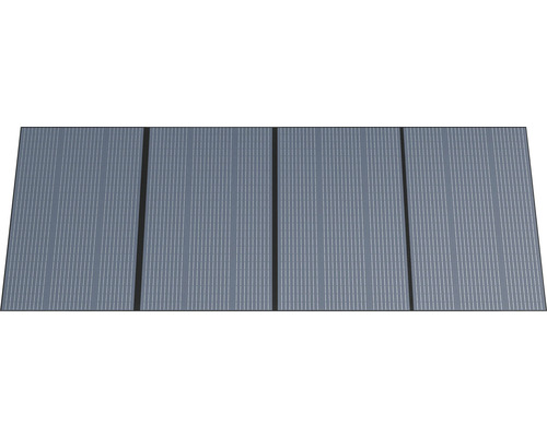 Vedere de sus a patru panouri solare pentru generarea de energie electrică