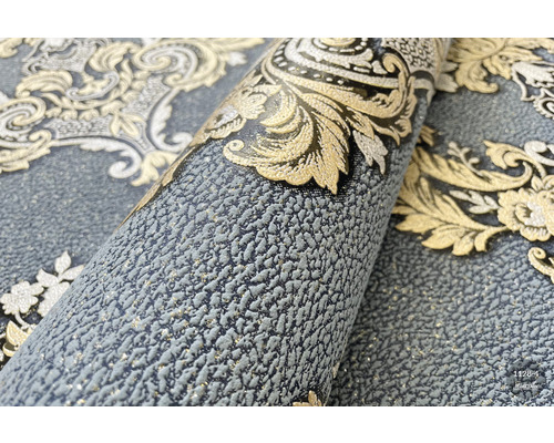 Rola de tapet cu model în relief