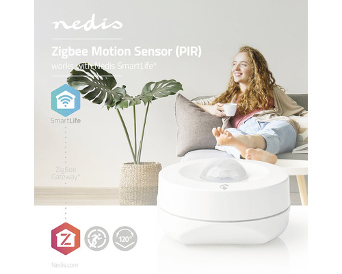 Senzor de mișcare Nedis Zigbee (PIR) într-o cameră de zi cu logo-ul SmartLife