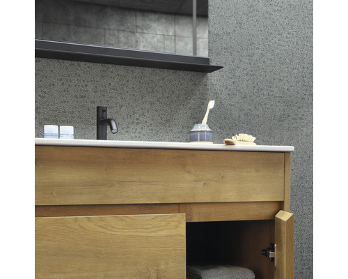 Baie cu lavoar din lemn, chiuvetă aplicată și robinet