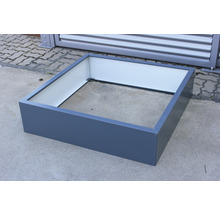 Jardinieră metalică înălțată