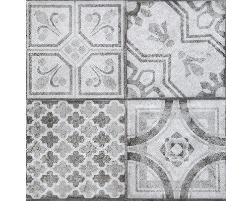 Model de faianță cu motive florale și geometrice