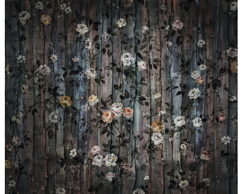 Tapet cu motiv de trandafiri pe fundal de lemn