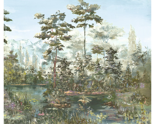 Lac pictat cu copaci și munți în fundal