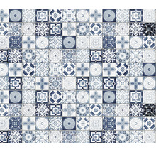 Model de faianță cu motive florale și geometrice