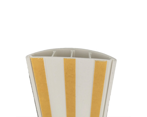 Plintă cu bandă adezivă