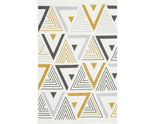 Covor cu model geometric triunghiular
