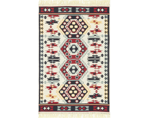 Covor cu model geometric și franjuri