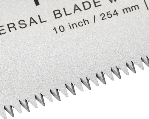 Prim-plan cu o lamă de ferăstrău de 254 de milimetri cu dantură universală