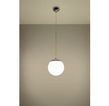 Lampa suspendată cu glob rotund din sticlă opalină