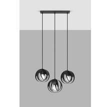 Lampa suspendată cu trei becuri cu abajur metalic