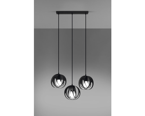Lumină suspendată cu trei abajururi în formă de sferă