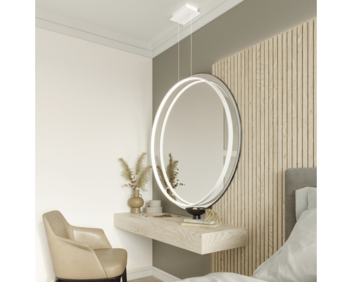 Dormitor cu oglindă ovală, iluminare LED și lambriuri din lemn