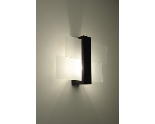 Lumină de perete cu cadru din lemn și panouri de sticlă