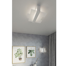 Lumină de plafon cu design modern și forme geometrice