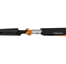 Logo Fiskars pe o unealtă de grădinărit