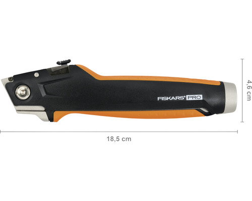 Cutter Fiskars Pro cu dimensiunile de 18,5 cm lungime și 4,6 cm lățime