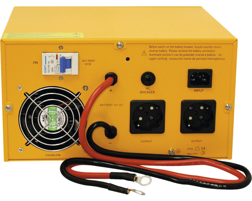 Imagine din spate cu un invertor, cu ventilator de răcire, siguranță și conexiuni