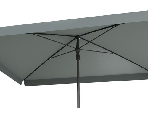 Detaliu umbrelă de soare dreptunghiulară cu cadru metalic