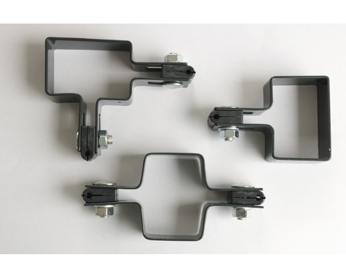 Trei bride metalice pentru țevi cu șuruburi și piulițe