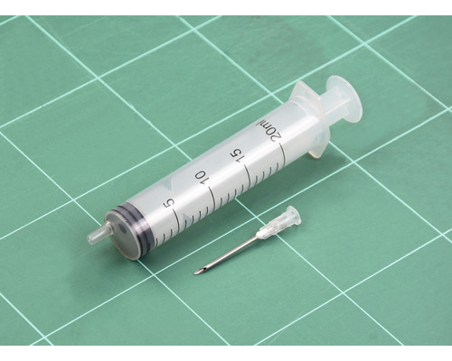 Seringă din plastic cu ac, 20 ml