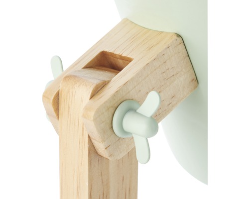 Imagine detaliată a unei lămpi cu picior din lemn și piuliță fluture