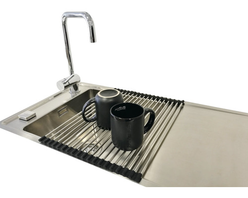 Chiuvetă cu suport de scurgere și două căni