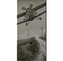 Imagine decorativă cu un avion deasupra unui peisaj cu linii verticale