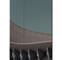 Fațadă arhitecturală abstractă cu linii verticale