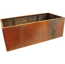 Jardinieră dreptunghiulară din oțel cu aspect de rugină.