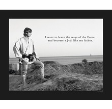 Poster alb-negru cu Luke Skywalker și citatul: Vreau să învăț căile Forței și să devin un Jedi ca tatăl meu.