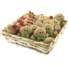 Coș plin cu jucării de pluș om de turtă dulce cu funde