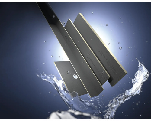 Mai multe plăci de duș Swisspor cu apă